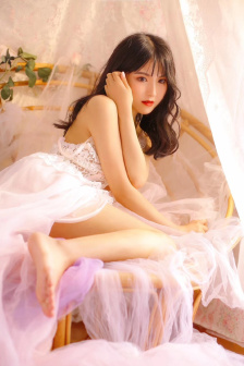《年轻的女教师》